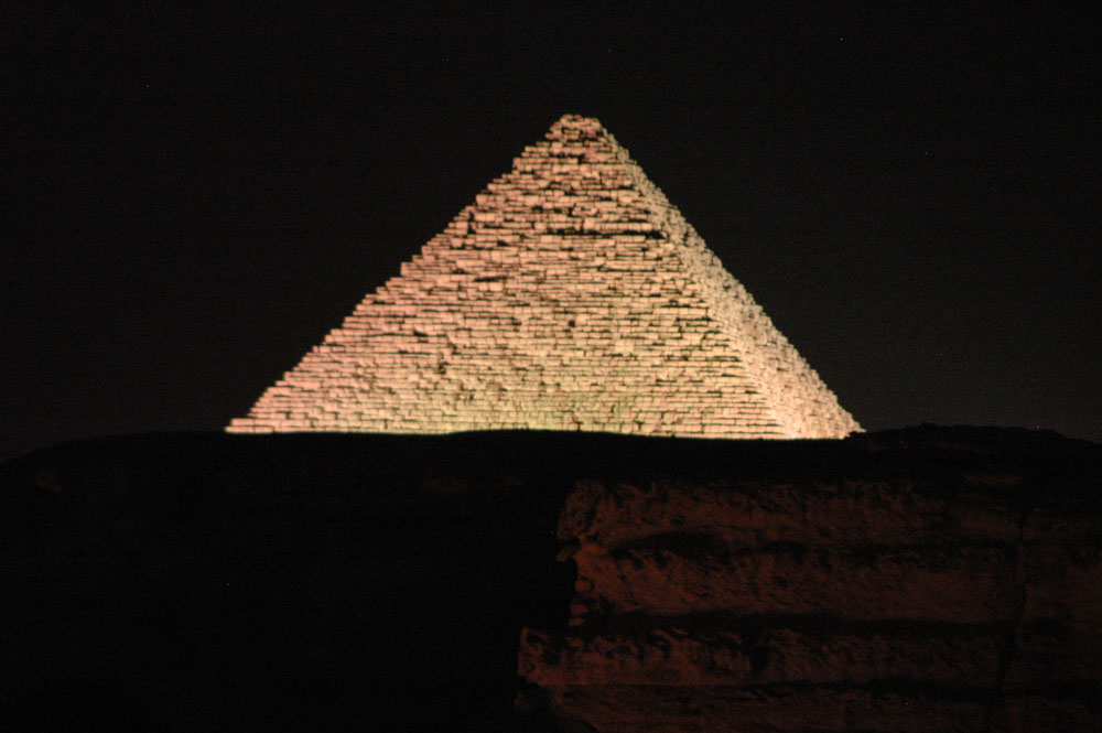 Egipto 024 - necrópolis de El Giza - pirámide de Micerinos.jpg